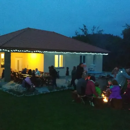 House Adrelot Hébergement de vacances