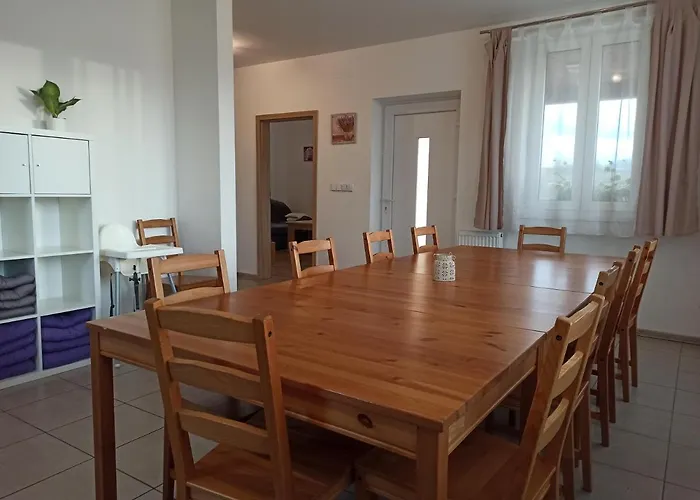 Сasa de vacaciones House Adrelot *