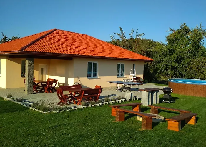 Сasa de vacaciones House Adrelot